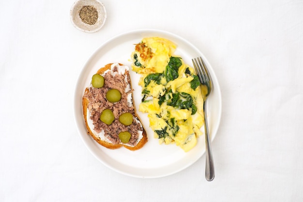 Тарелка с домашним блюдом